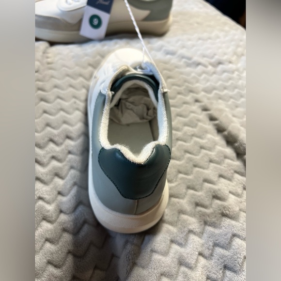 NEW Women's Universal Thread Flora Sneakers Tennis Shoes Blue/Green White Size 9 - Picture 4 of 4